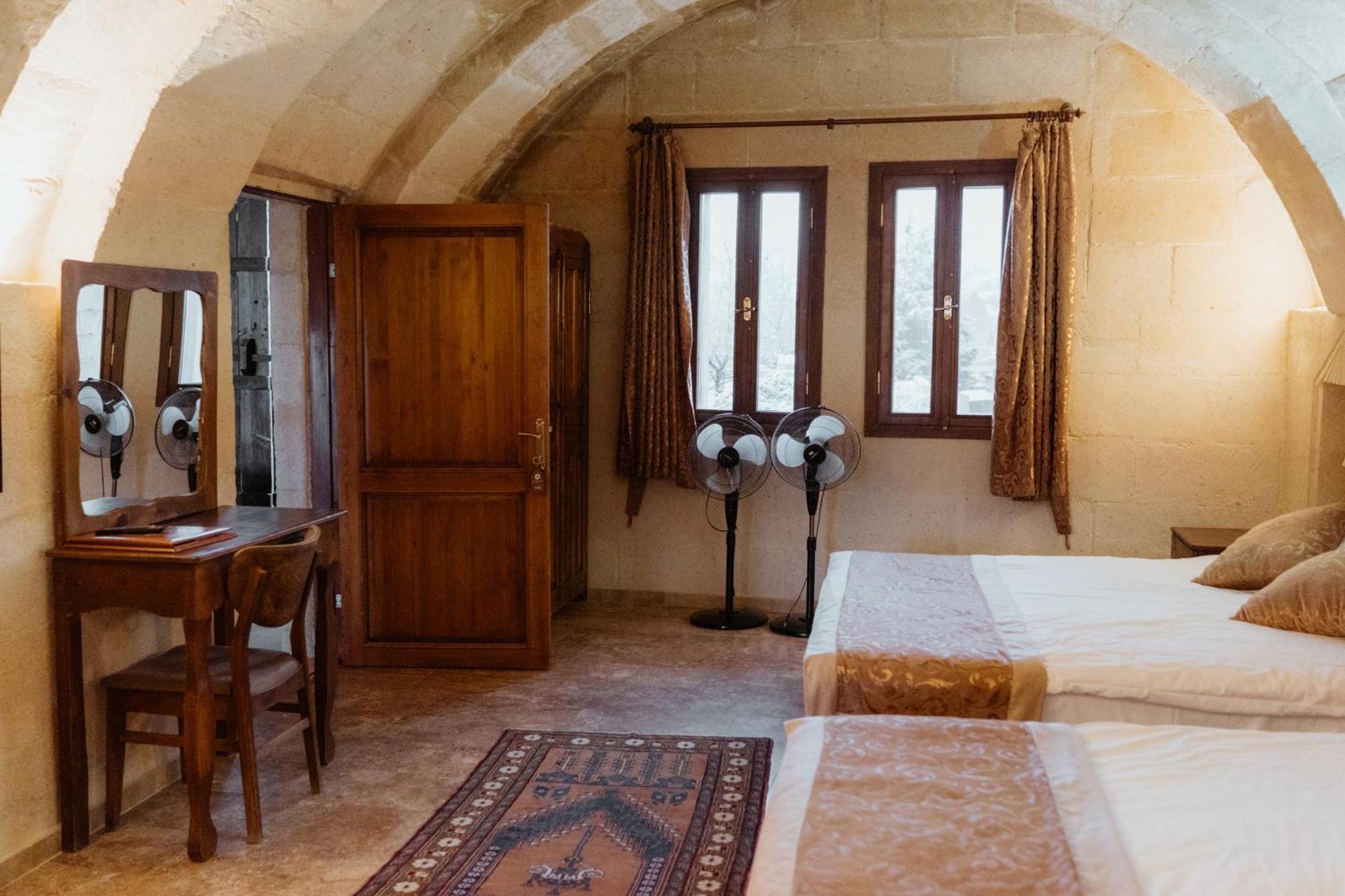 Отель Kismet Cave Mansion Гореме Экстерьер фото